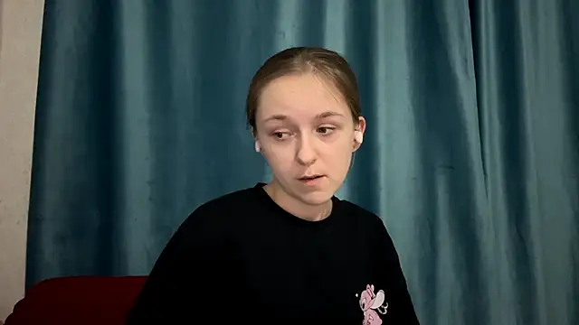 Snapshot of StaticBliss chatting on February 21, 12:45 am StaticBliss online show from February 21, 12:45 am