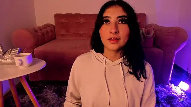 Snapshot of Kattengel_ chatting on April 26, 4:21 am Kattengel online show from April 26, 4:21 am