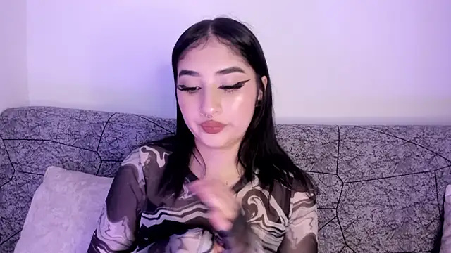 Snapshot of Kattengel_ chatting on May 6, 1:20 am Kattengel online show from May 6, 1:20 am