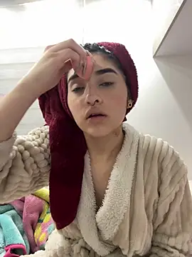 Kattengel  online show from March 27, 7:04 pm