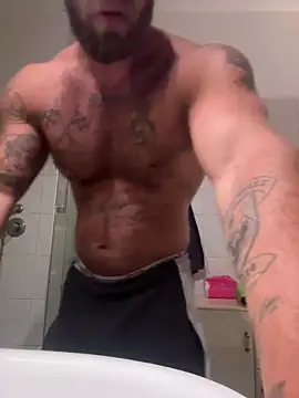 Snapshot of Tiziano94 chatting on May 18, 11:37 am Tiziano94 online show from May 18, 11:37 am