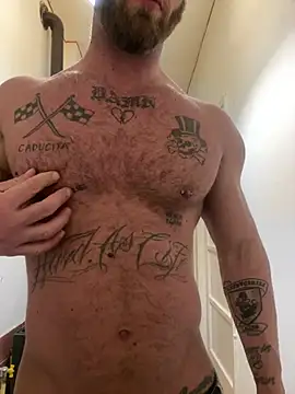 Snapshot of Tiziano94 chatting on April 4, 1:01 am Tiziano94 online show from April 4, 1:01 am