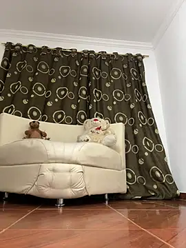 soffii-estrella online show from March 27, 6:33 am