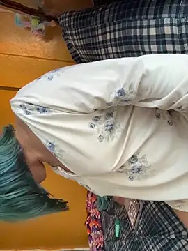 Snapshot of susanita8 chatting on February 17, 12:19 am susanita8 online show from February 17, 12:19 am