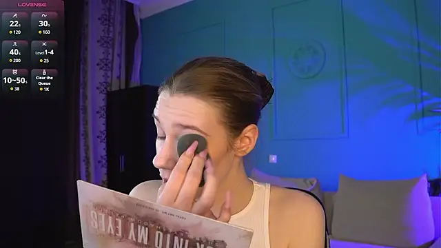 Vanessa  Lui online show from February 26, 3:56 pm