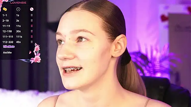 Vanessa  Lui online show from February 27, 3:23 pm