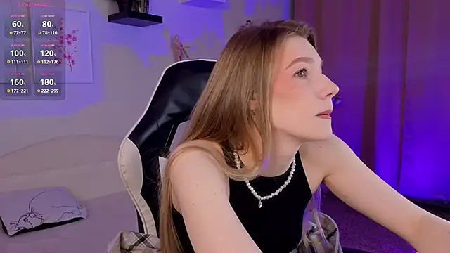 Vanessa  Lui online show from February 17, 10:45 am