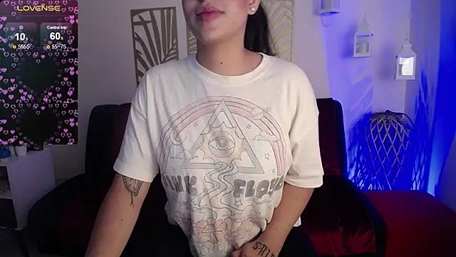 Snapshot of spicydollx chatting on February 16, 2:16 pm spicydollx online show from February 16, 2:16 pm