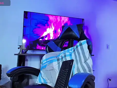 Lyam Russo online show from March 12, 4:18 am