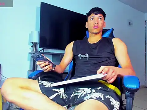 Lyam Russo online show from April 15, 7:58 am