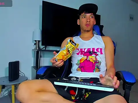 Lyam Russo online show from April 8, 4:58 am