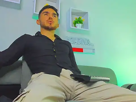 Snapshot of Dante_Blake1 chatting on February 28, 3:06 am Dante Blake1 online show from February 28, 3:06 am