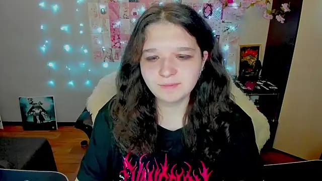 Snapshot of Kate_Acid chatting on June 6, 11:32 pm Kate Acid online show from June 6, 11:32 pm