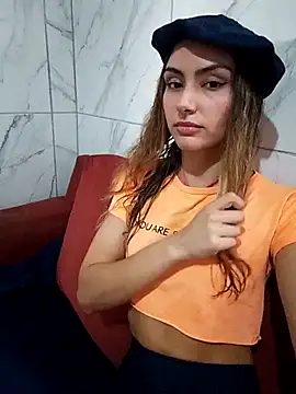 Larinhacat online show from March 3, 9:00 pm