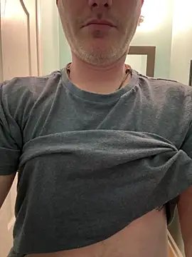 Snapshot of CunningColm chatting on March 10, 3:43 am CunningColm online show from March 10, 3:43 am