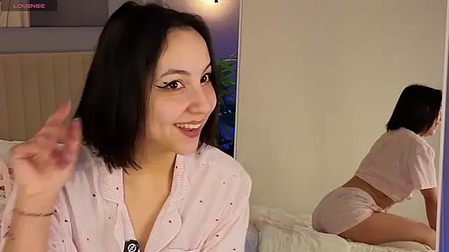 Snapshot of SweetElya chatting on February 26, 8:14 am SweetElya online show from February 26, 8:14 am