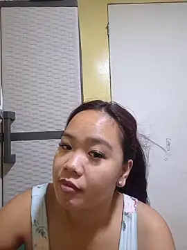 Snapshot of Polished_Princess chatting on March 8, 8:39 am Polished Princess online show from March 8, 8:39 am