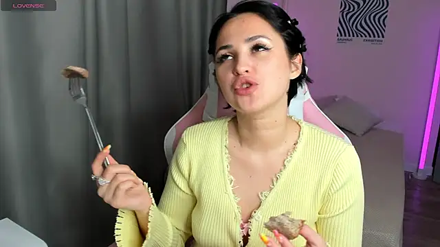 Mary Rice online show from April 13, 1:20 am