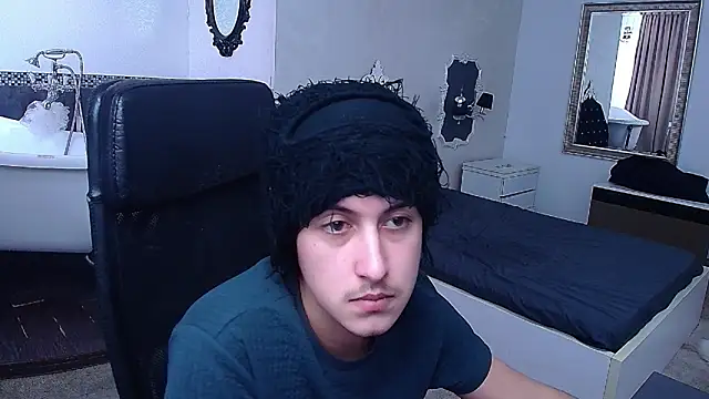 Snapshot of GriffinDane chatting on February 20, 6:26 am GriffinDane online show from February 20, 6:26 am