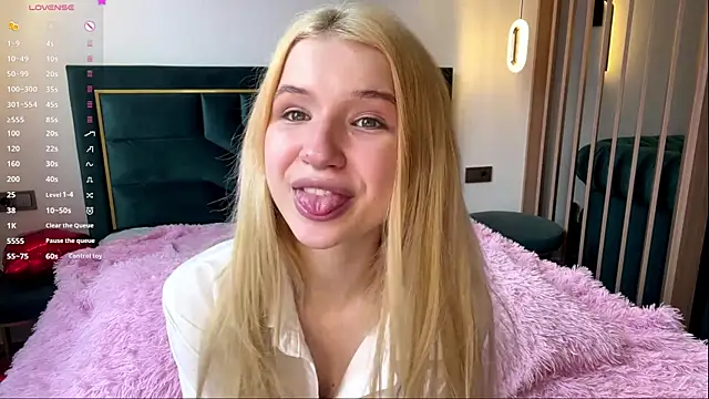 PrincessSwelgart online show from March 31, 1:35 pm