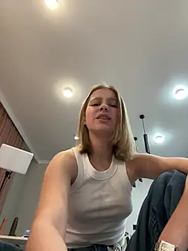 Snapshot of Eva_Leen chatting on February 26, 4:07 pm Eva Leen online show from February 26, 4:07 pm