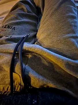 Snapshot of RetroWorth01 chatting on February 18, 8:38 pm RetroWorth01 online show from February 18, 8:38 pm