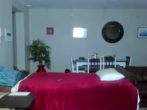 Snapshot of Mimirosexxx chatting on February 19, 12:18 am Mimirosexxx online show from February 19, 12:18 am