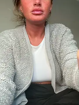 jadey19x online show from April 21, 4:46 pm