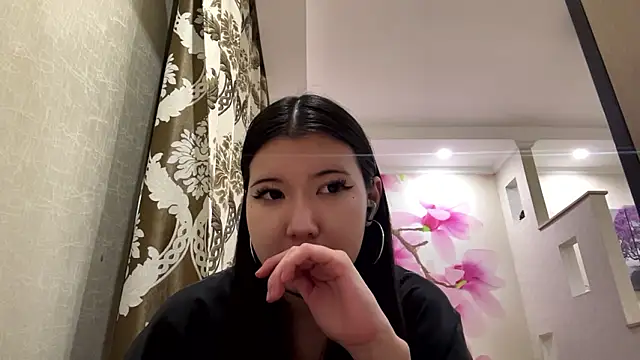 MaeRaads online show from February 20, 6:54 pm