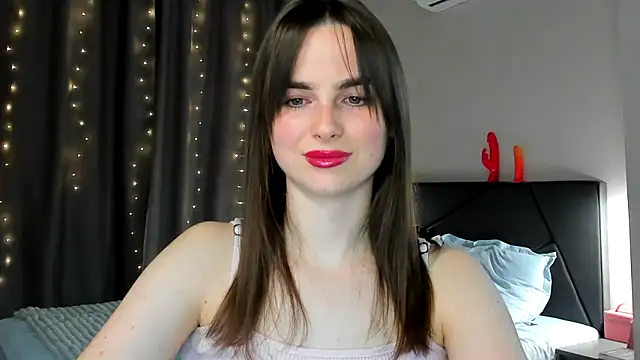 megann fox2 online show from March 12, 3:49 pm