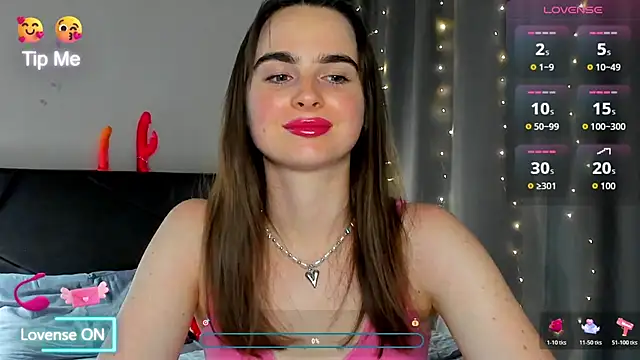 Snapshot of megann_fox2 chatting on July 7, 3:04 pm megann fox2 online show from July 7, 3:04 pm