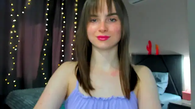 megann fox2 online show from April 15, 12:10 pm