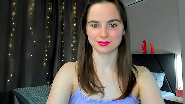 megann fox2 online show from April 10, 12:01 pm