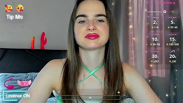 Snapshot of megann_fox2 chatting on July 10, 3:12 pm megann fox2 online show from July 10, 3:12 pm