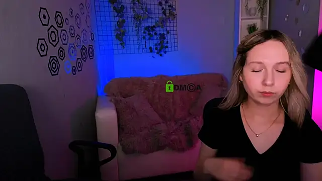 Snapshot of amalialowell chatting on March 28, 8:10 pm amalialowell online show from March 28, 8:10 pm