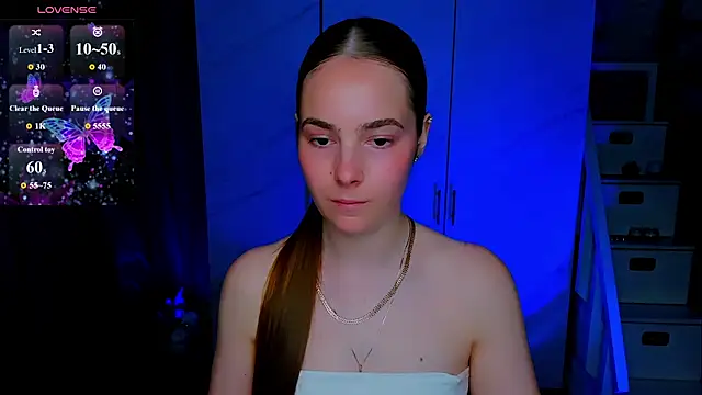 Snapshot of Maddy_Wood_ chatting on June 7, 4:01 pm Maddy Wood online show from June 7, 4:01 pm