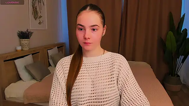 Snapshot of Maddy_Wood_ chatting on February 23, 8:04 am Maddy Wood online show from February 23, 8:04 am