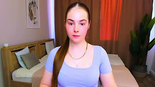Maddy Wood  online show from April 19, 4:52 pm