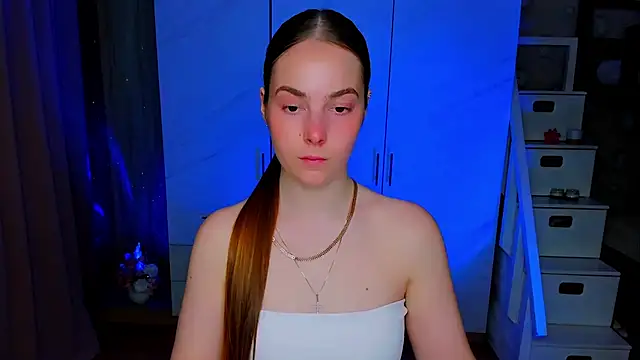 Maddy Wood  online show from May 23, 3:22 pm