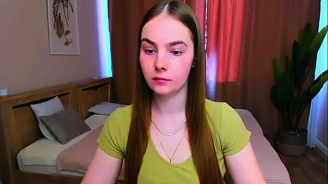 Maddy Wood  online show from April 4, 3:51 pm