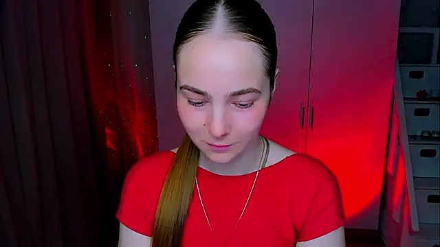 Maddy Wood  online show from May 17, 2:39 pm