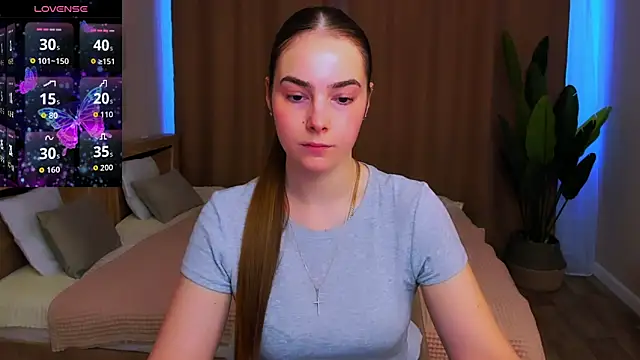 Maddy Wood  online show from March 5, 8:11 am