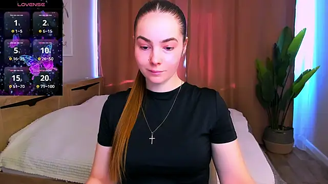 Maddy Wood  online show from March 14, 12:11 pm