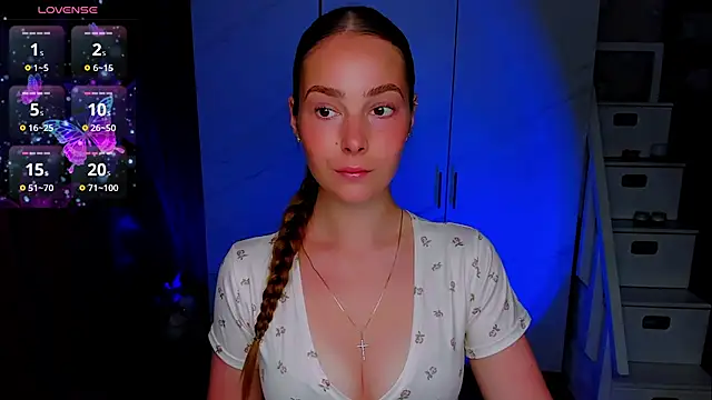 Snapshot of Maddy_Wood_ chatting on July 3, 4:24 pm Maddy Wood online show from July 3, 4:24 pm