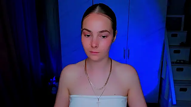 Snapshot of Maddy_Wood_ chatting on June 10, 2:07 pm Maddy Wood online show from June 10, 2:07 pm