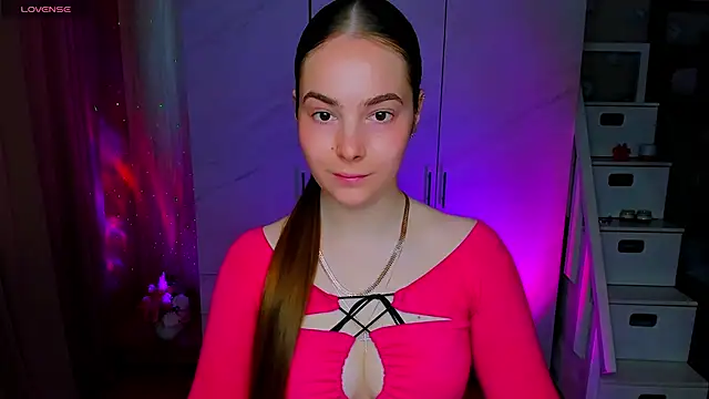 Maddy Wood  online show from May 19, 9:27 am
