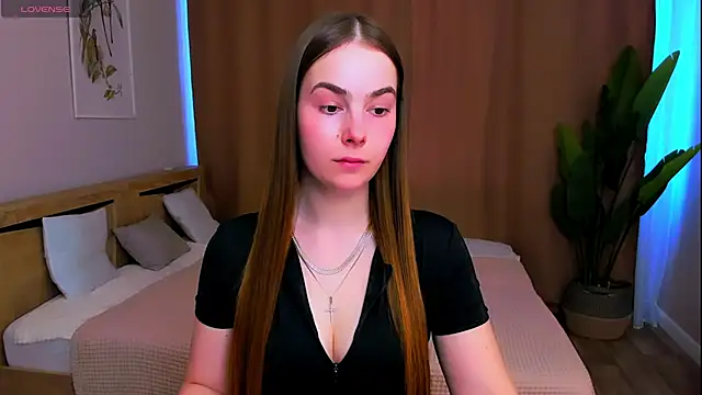 Maddy Wood  online show from March 24, 2:28 pm