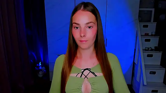 Snapshot of Maddy_Wood_ chatting on July 14, 8:26 pm Maddy Wood online show from July 14, 8:26 pm