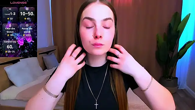 Maddy Wood  online show from March 18, 2:52 pm