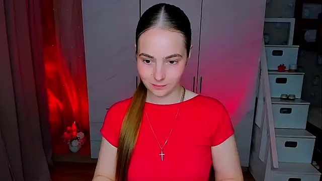 Maddy Wood  online show from May 24, 4:29 pm